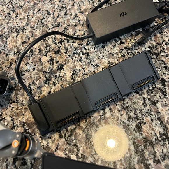 DJI air2s fly more bundle - Picture 6 of 11